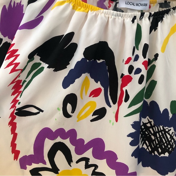 Local Woman silk dress - Picture 9 of 12